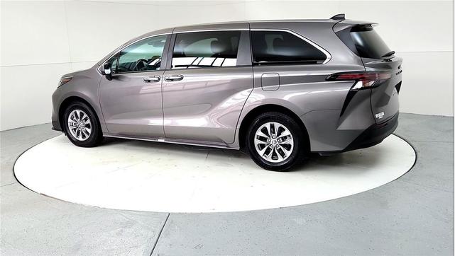 Photo of 2024 Predawn Gray Mica Toyota Sienna