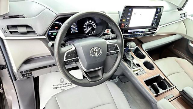 Photo of 2024 Predawn Gray Mica Toyota Sienna
