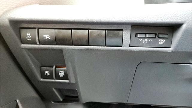Photo of 2024 Predawn Gray Mica Toyota Sienna