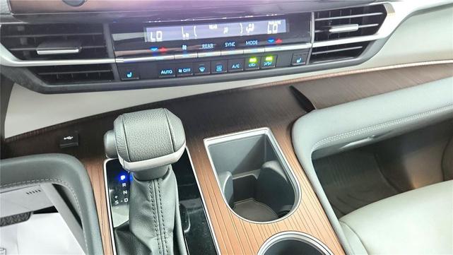 Photo of 2024 Predawn Gray Mica Toyota Sienna