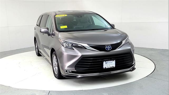 Photo of 2024 Predawn Gray Mica Toyota Sienna