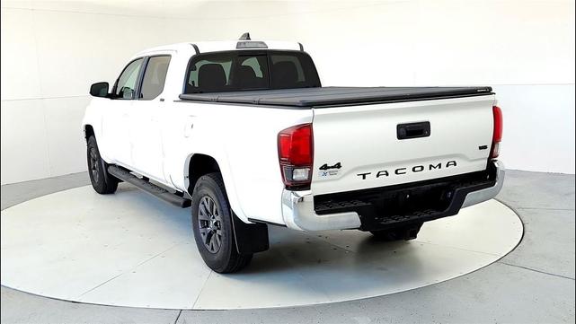 Photo of 2021 Super White Toyota Tacoma