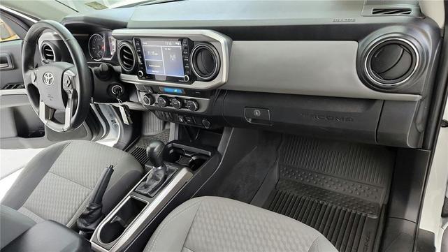Photo of 2021 Super White Toyota Tacoma