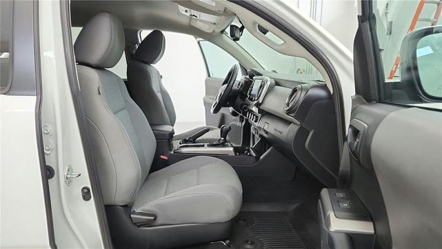 Photo of 2021 Super White Toyota Tacoma