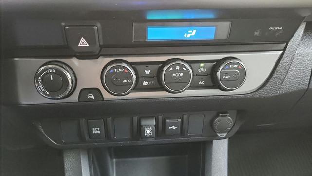 Photo of 2021 Super White Toyota Tacoma