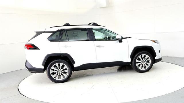 Photo of 2025 Wind Chill Pearl Toyota RAV4
