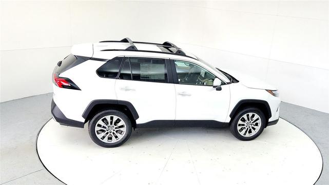 Photo of 2025 Wind Chill Pearl Toyota RAV4