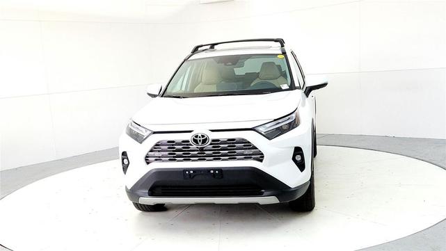 Photo of 2025 Wind Chill Pearl Toyota RAV4