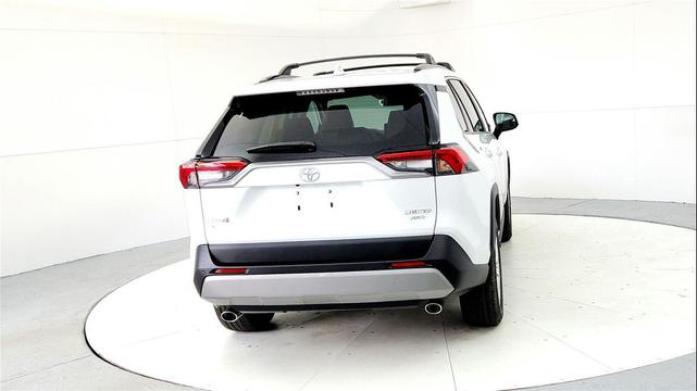 Photo of 2025 Wind Chill Pearl Toyota RAV4