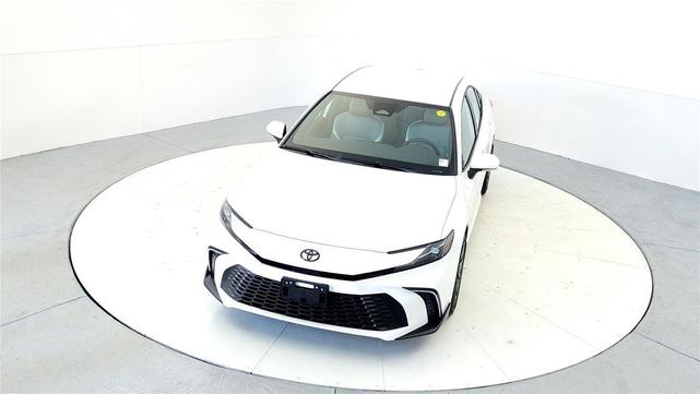 Photo of 2025 Ice Cap Toyota Camry