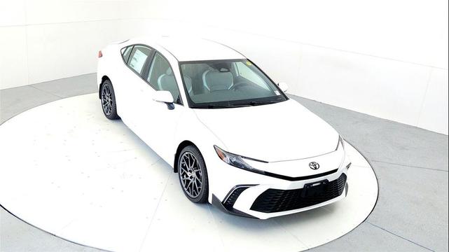 Photo of 2025 Ice Cap Toyota Camry