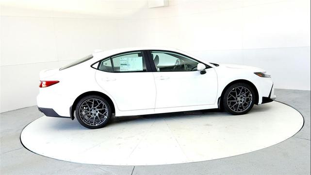 Photo of 2025 Ice Cap Toyota Camry