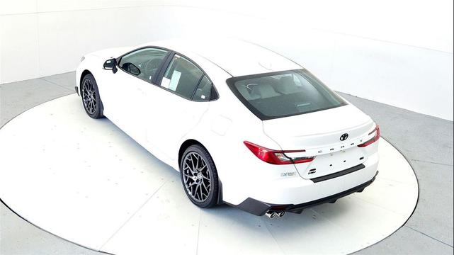 Photo of 2025 Ice Cap Toyota Camry