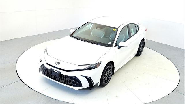 Photo of 2025 Ice Cap Toyota Camry