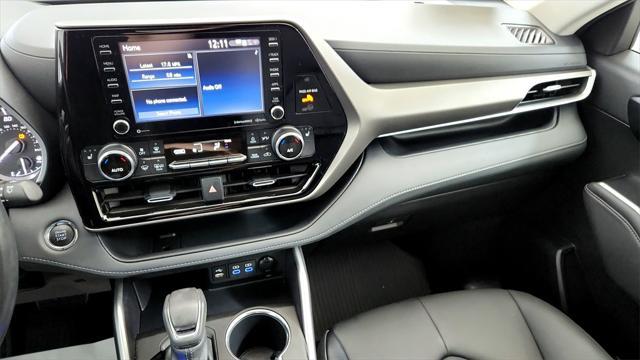 Photo of 2022 Ruby Flare Pearl Toyota Highlander