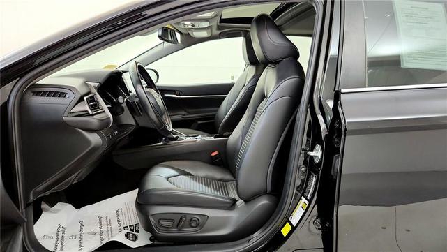 Photo of 2022 Midnight Black Metallic Toyota Camry