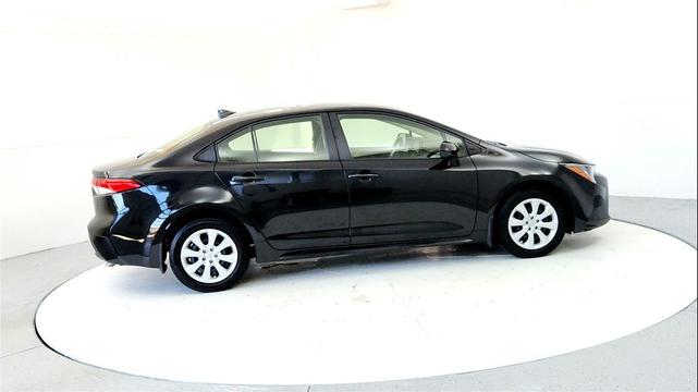 Photo of 2022 Black Sand Pearl Toyota Corolla