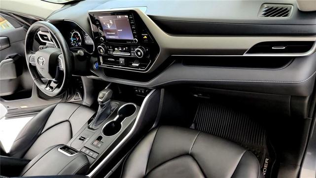 Photo of 2020 Magnetic Gray Metallic Toyota Highlander Hybrid