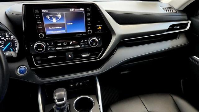 Photo of 2020 Magnetic Gray Metallic Toyota Highlander Hybrid