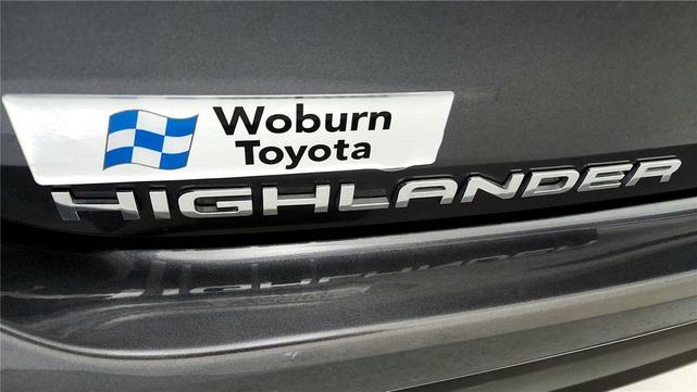 Photo of 2020 Magnetic Gray Metallic Toyota Highlander Hybrid