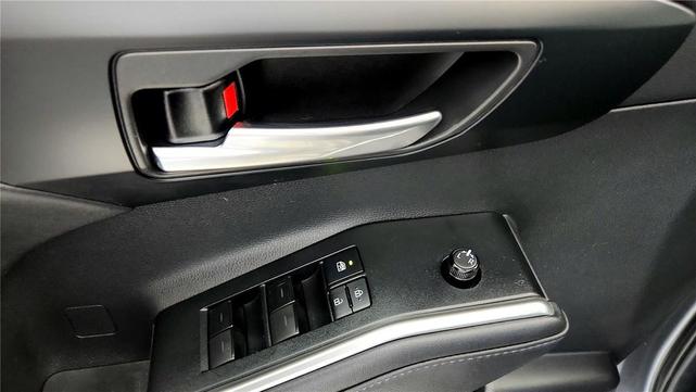 Photo of 2020 Magnetic Gray Metallic Toyota Highlander Hybrid