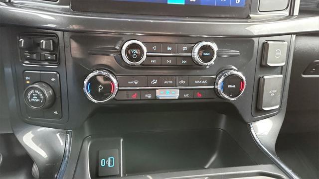 Photo of 2022 AGATE BLACK METALLIC Ford F-150