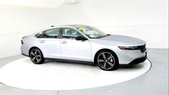 Photo of 2023 Lunar Silver Metallic Honda Accord Hybrid