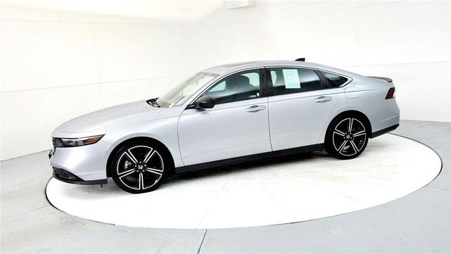 Photo of 2023 Lunar Silver Metallic Honda Accord Hybrid