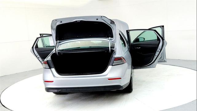 Photo of 2023 Lunar Silver Metallic Honda Accord Hybrid