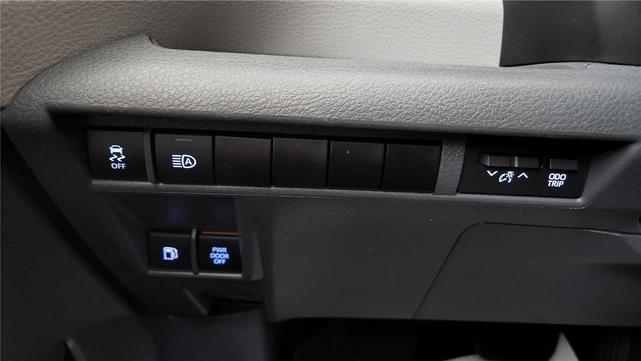Photo of 2022 Celestial Silver Metallic Toyota Sienna