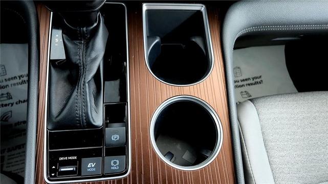 Photo of 2022 Celestial Silver Metallic Toyota Sienna