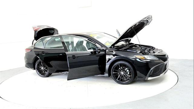 Photo of 2023 Midnight Black Metallic Toyota Camry