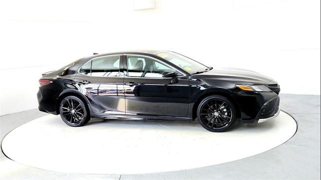 Photo of 2023 Midnight Black Metallic Toyota Camry