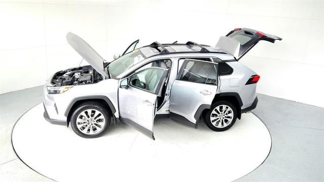Photo of 2025 Silver Sky Metallic Toyota RAV4
