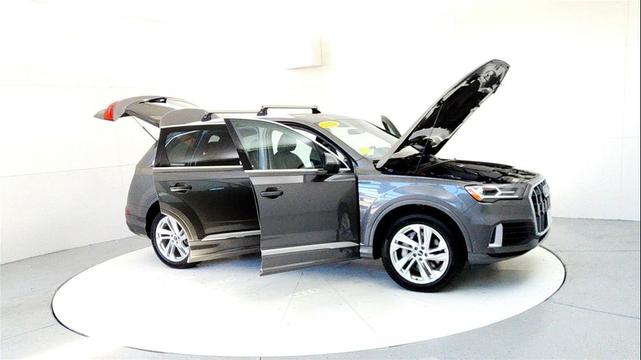 Photo of 2021 Samurai Gray Metallic Audi Q7