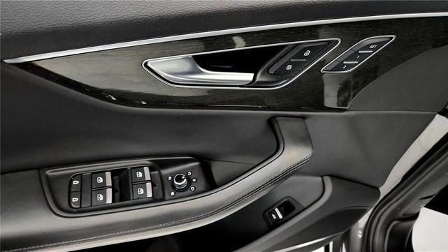 Photo of 2021 Samurai Gray Metallic Audi Q7