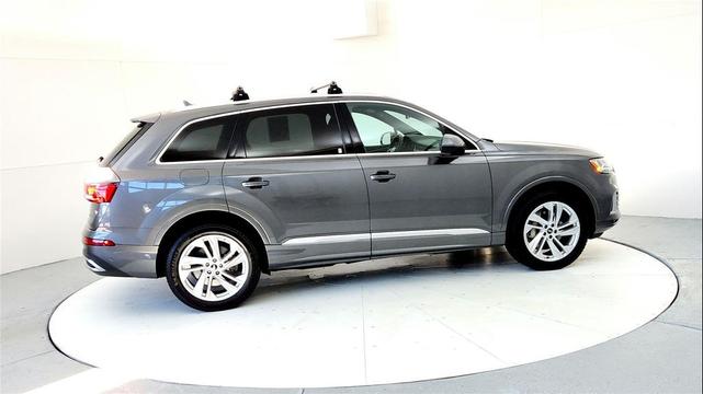 Photo of 2021 Samurai Gray Metallic Audi Q7