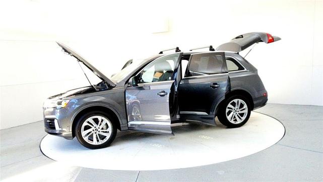 Photo of 2021 Samurai Gray Metallic Audi Q7