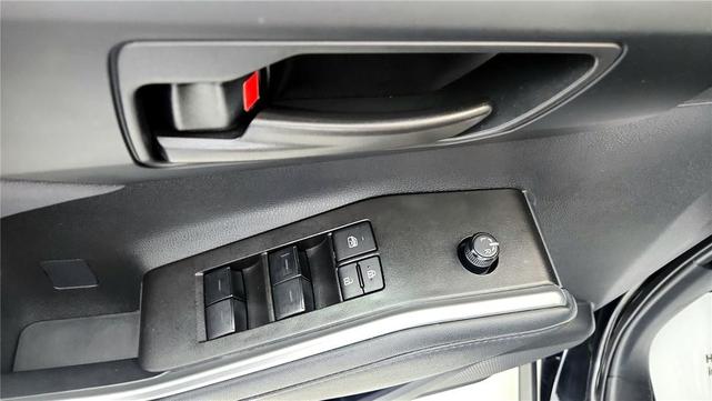 Photo of 2023 Midnight Black Metallic Toyota Highlander