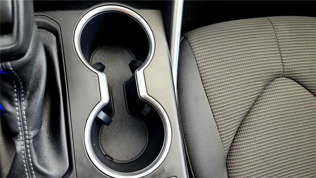 Photo of 2023 Midnight Black Metallic Toyota Highlander