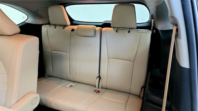 Photo of 2024 Moon Dust Toyota Highlander