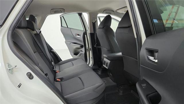Photo of 2021 Blizzard Pearl Toyota Venza