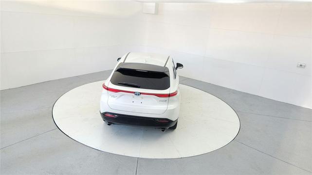 Photo of 2021 Blizzard Pearl Toyota Venza