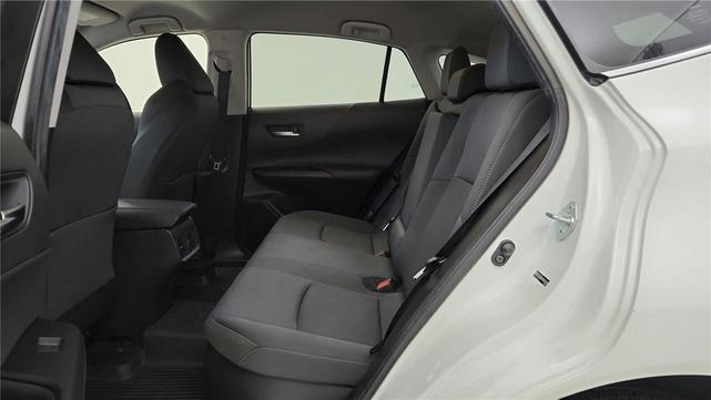 Photo of 2021 Blizzard Pearl Toyota Venza
