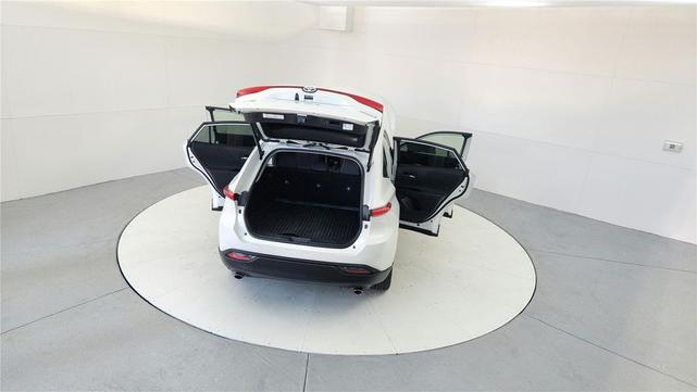 Photo of 2021 Blizzard Pearl Toyota Venza