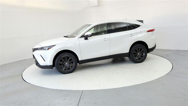 Photo of 2021 Blizzard Pearl Toyota Venza