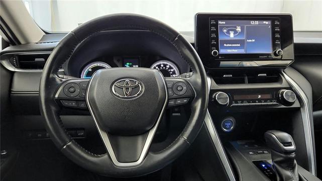 Photo of 2021 Blizzard Pearl Toyota Venza