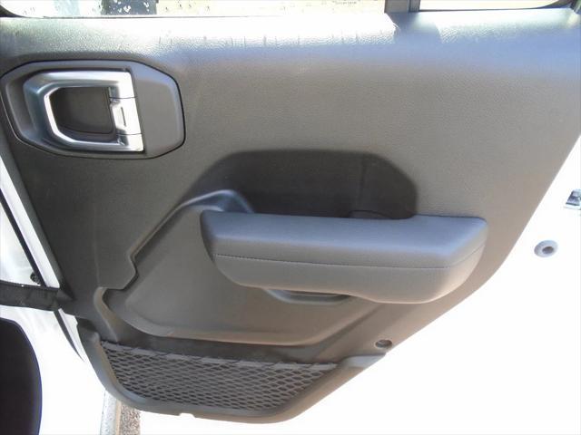 Photo of 2025 Bright White Clearcoat Jeep Wrangler