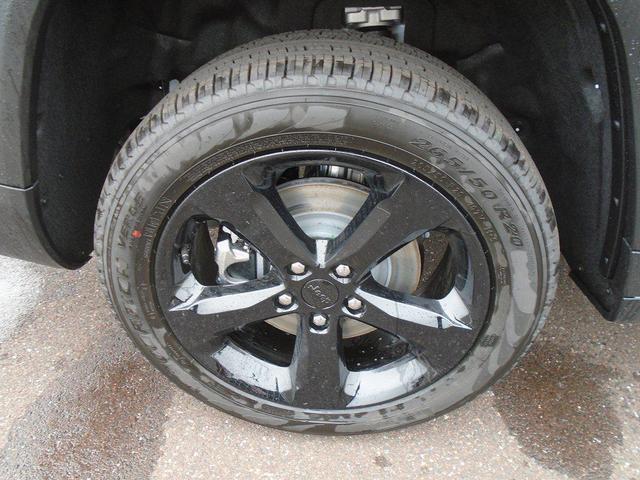 Photo of 2025 Bright White Clearcoat Jeep Grand Cherokee L