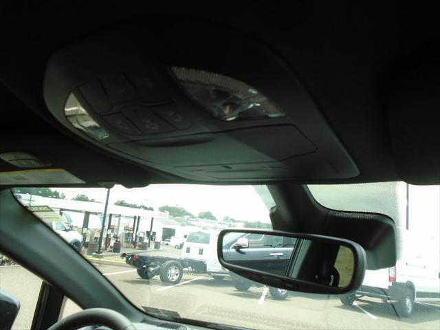 Photo of 2025 Diamond Black Crystal Pearlcoat Chrysler Pacifica